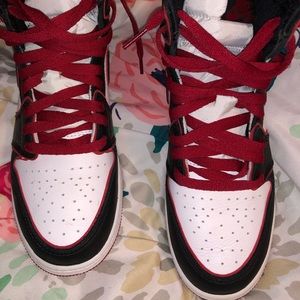 Jordan 1 Retro High bloodline